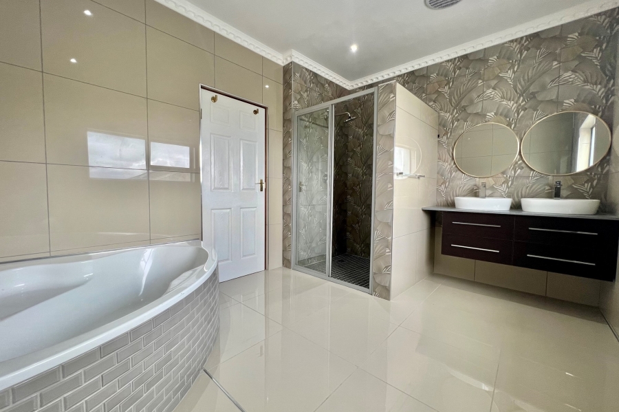 To Let 3 Bedroom Property for Rent in Flamingo Vlei Western Cape